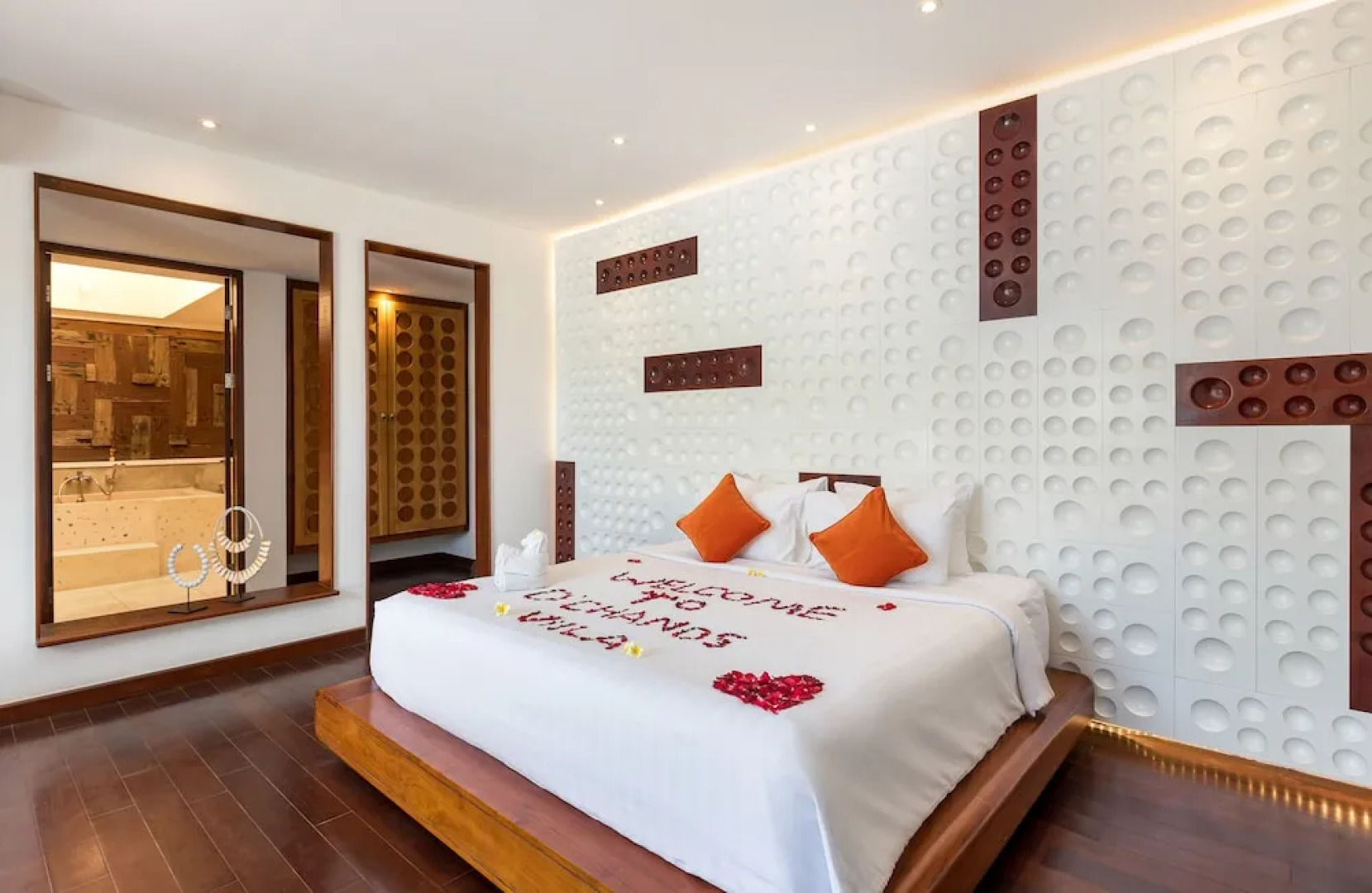 Fascinating Beachfront 2 Br Villa in Seminyak