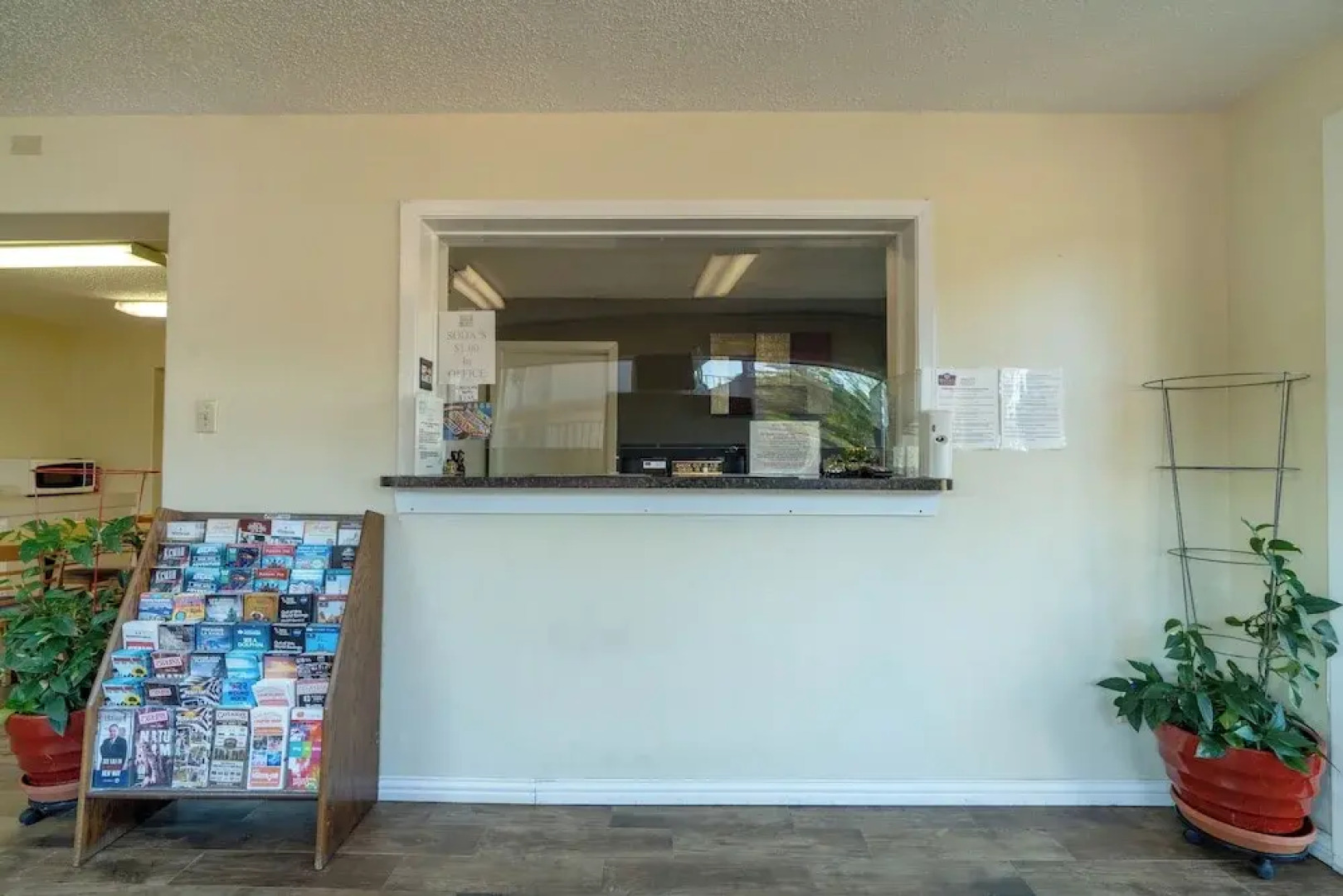 Regency Inn & Suites Bay City