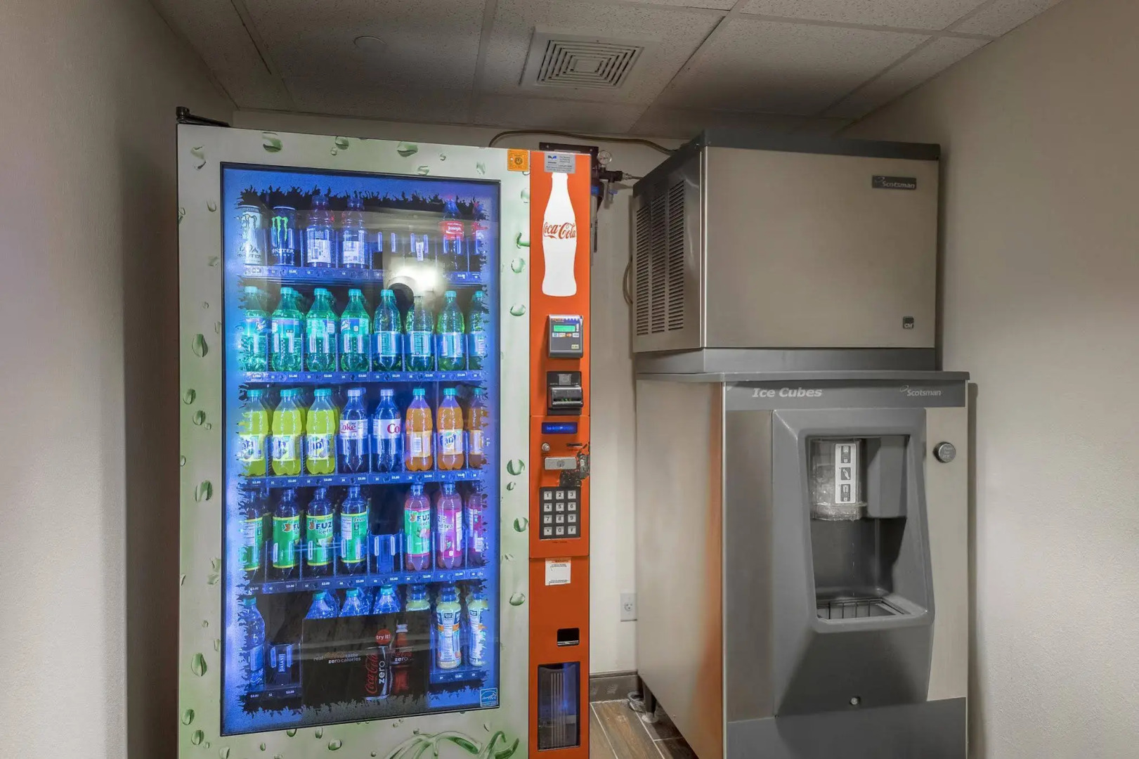 Red Roof Inn PLUS+ Long Island - Garden City