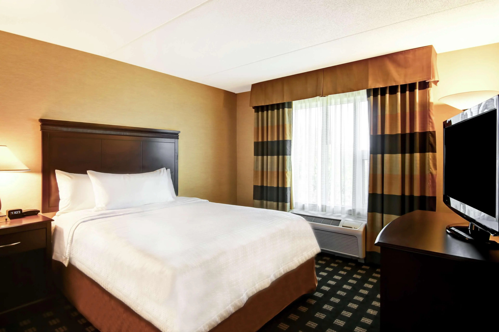 Homewood Suites by Hilton Toronto Airport Corporate Centre