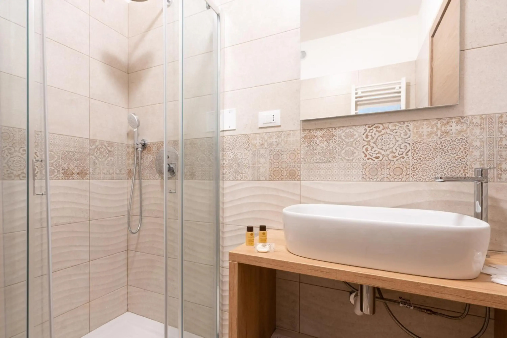 Отель Red Sun Village