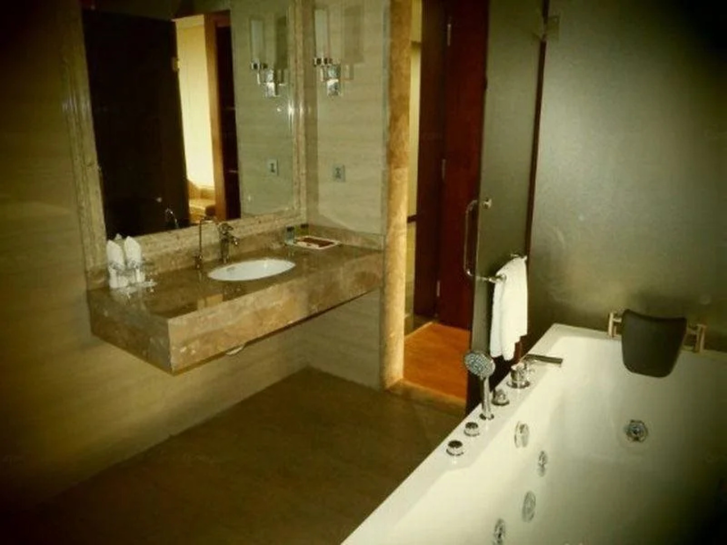 Guangzhou Boheng Classic Hotel Changlong Branch