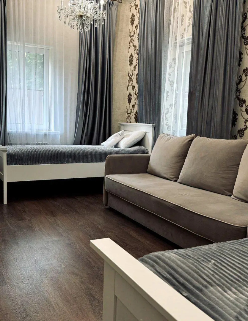 Уманский дом Семь Башен