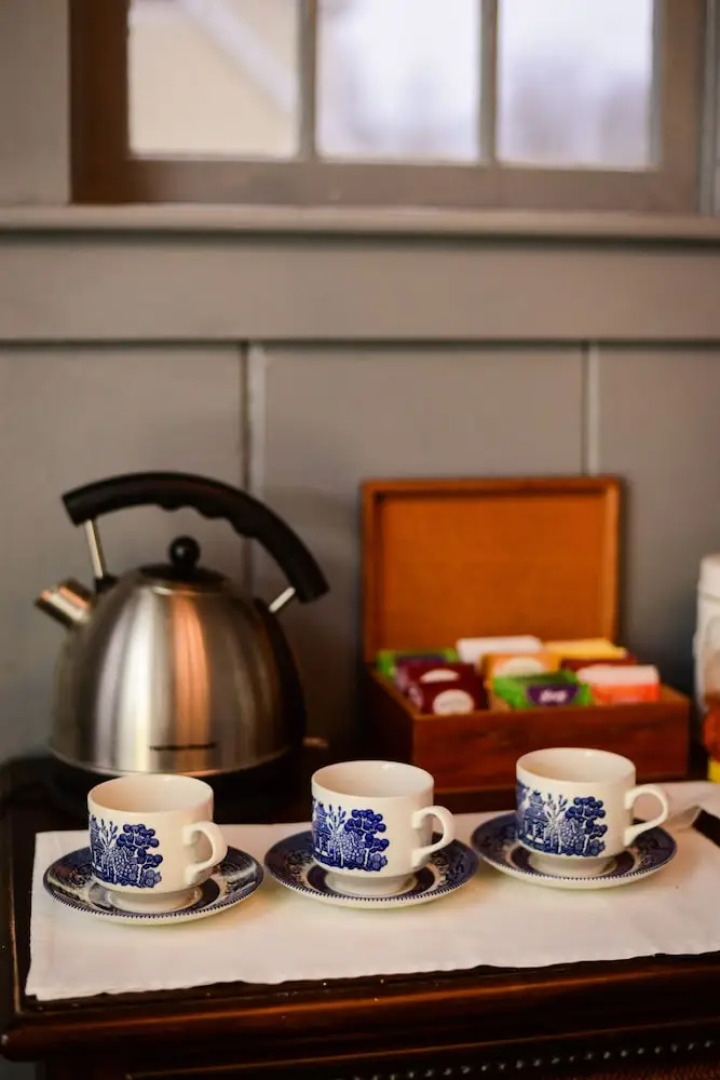 Azalea Inn Bed & Breakfast