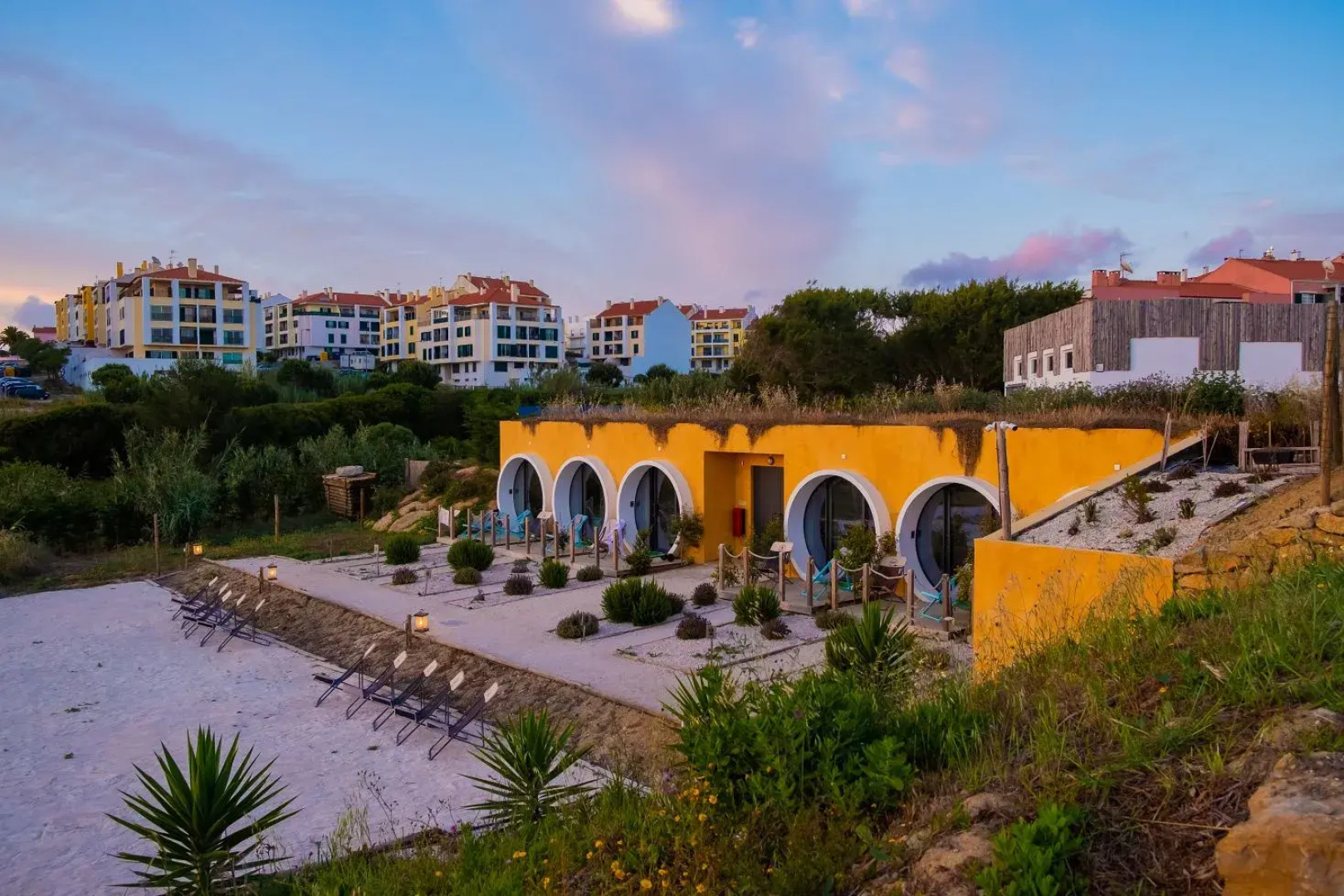 Хостел WOT Ericeira Surf Social