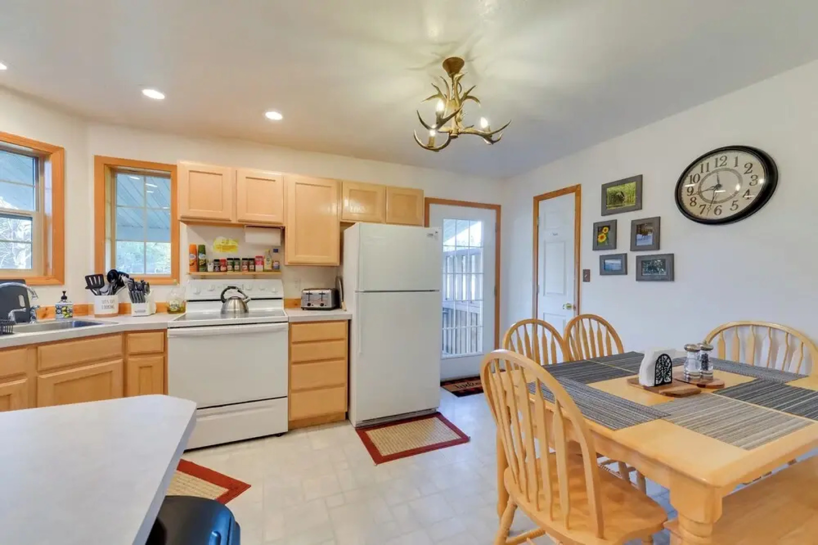 Quiet Island Park Family Home Near Yellowstone!