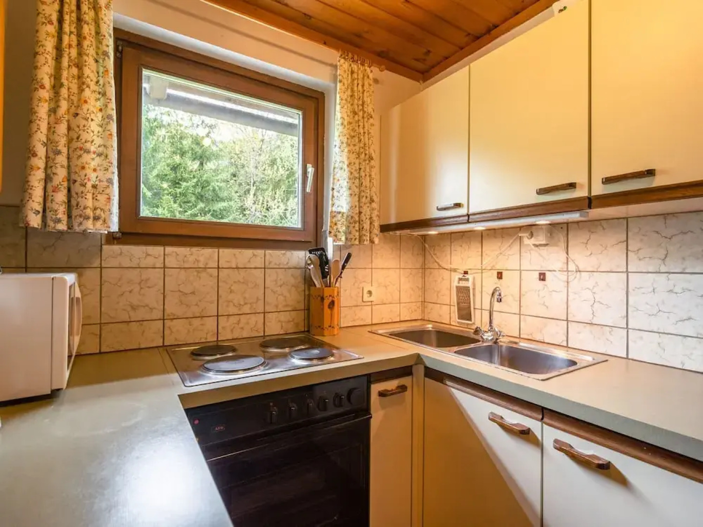 Very Spacious, Detached Holiday Home in Carinthia near Skiing & Lakes