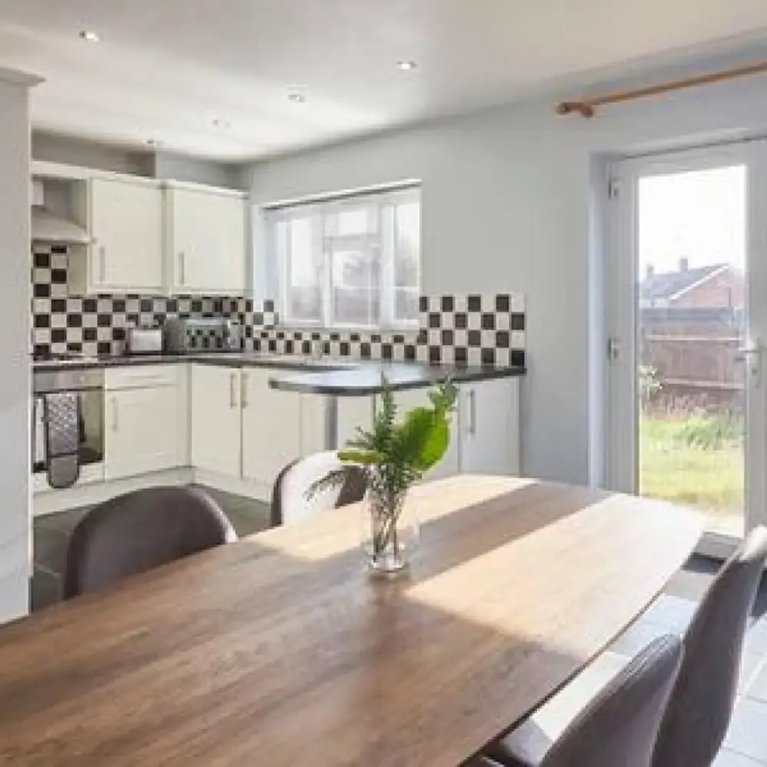 Host Stay Tibshelf House