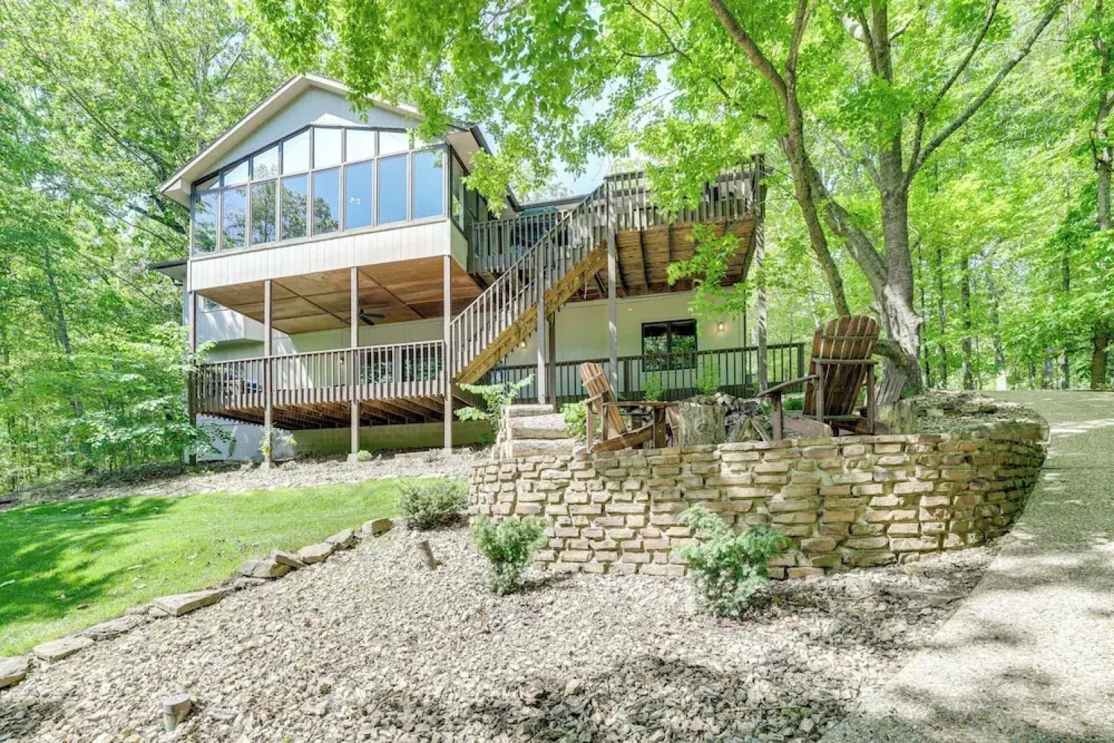The Bella Vista Lakeside Treehouse: Dock & Kayaks!