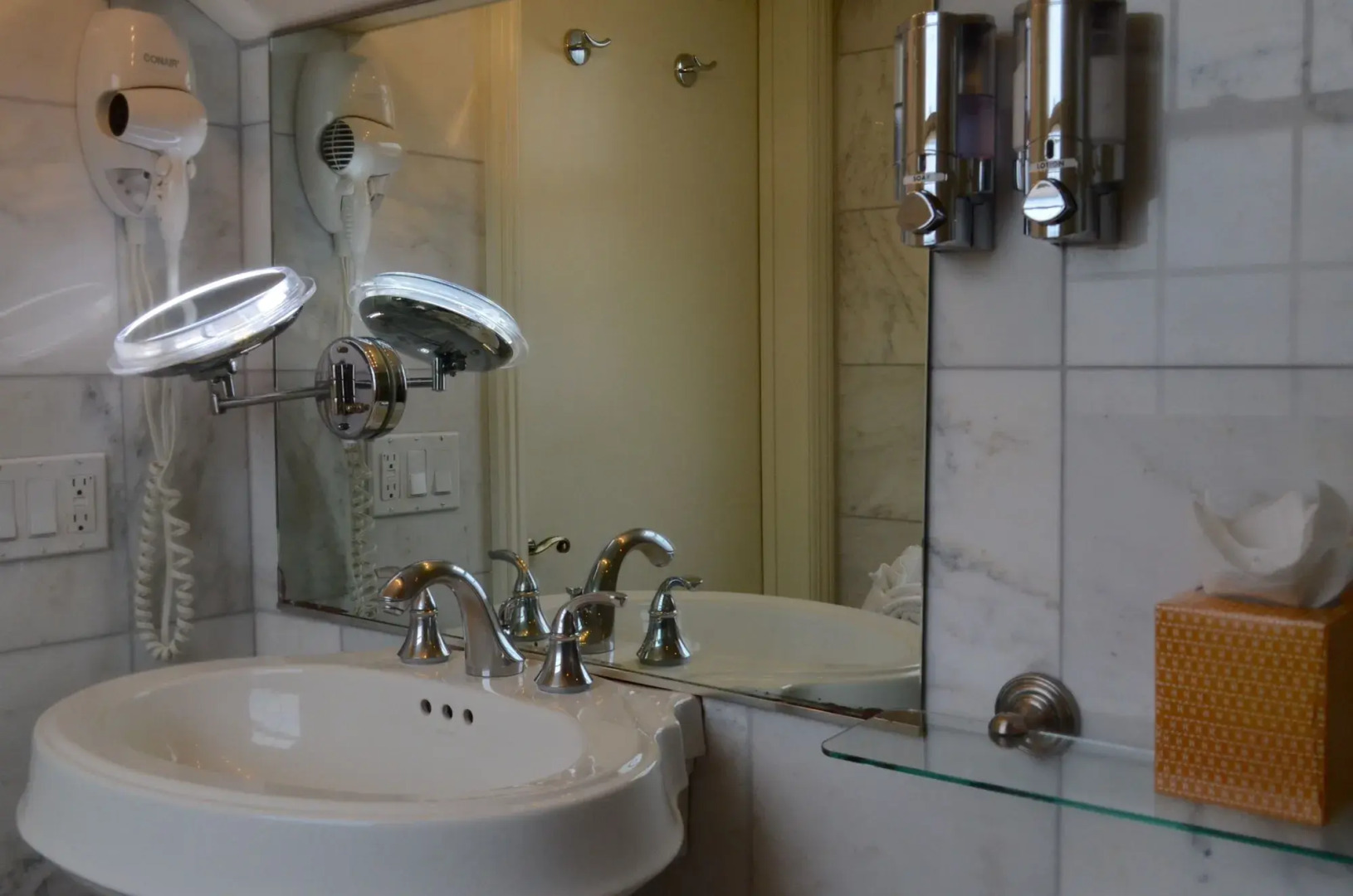 Hotel 1110 - Adults Only