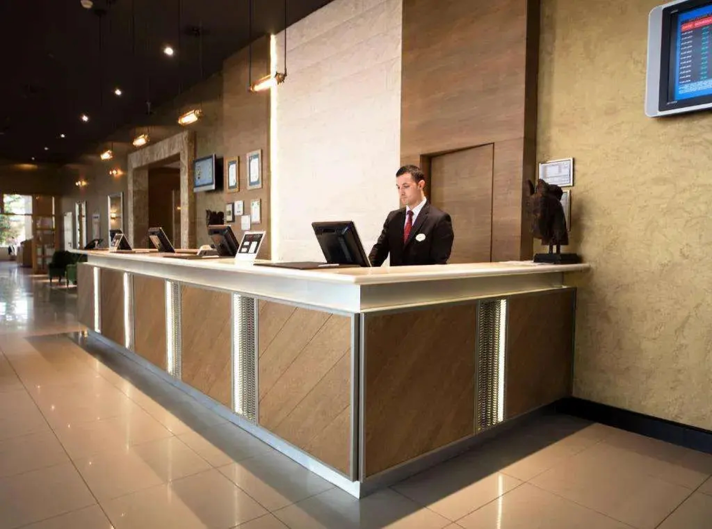 WOW Airport Hotel