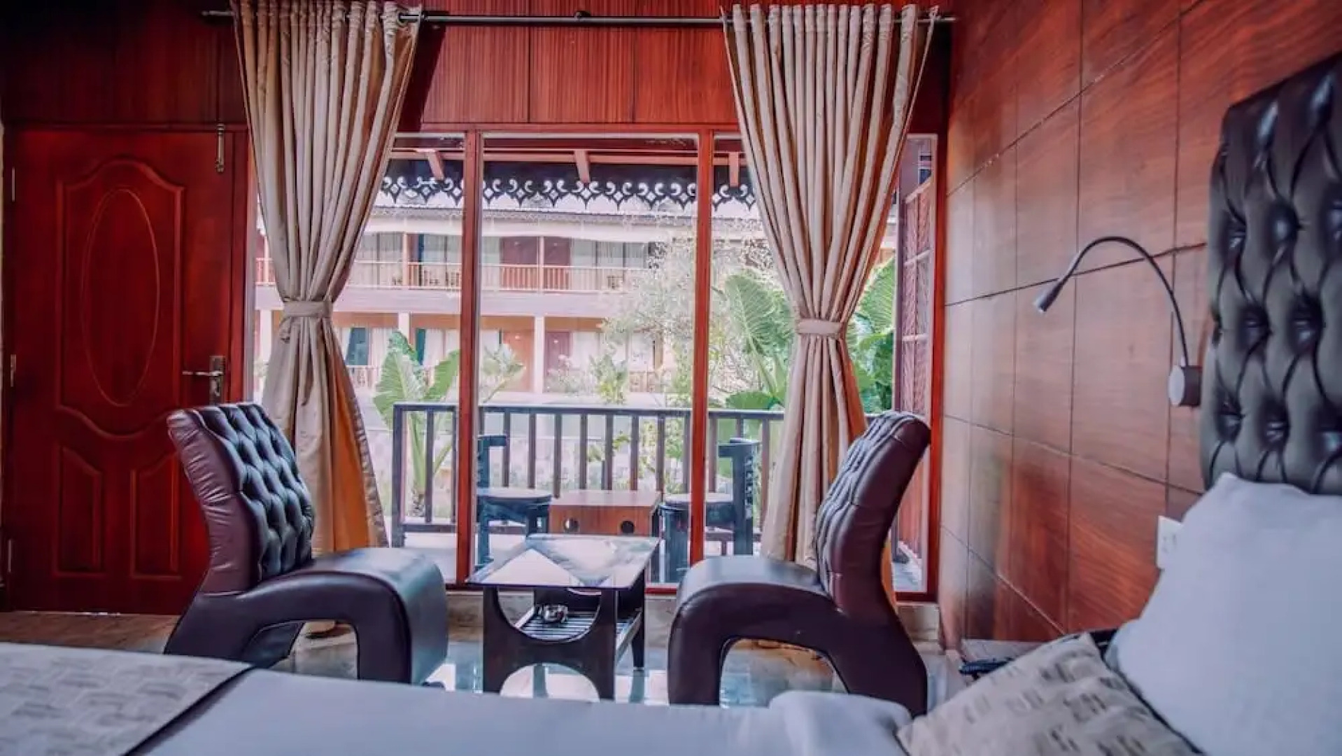 Holiday Inn Beach Resort