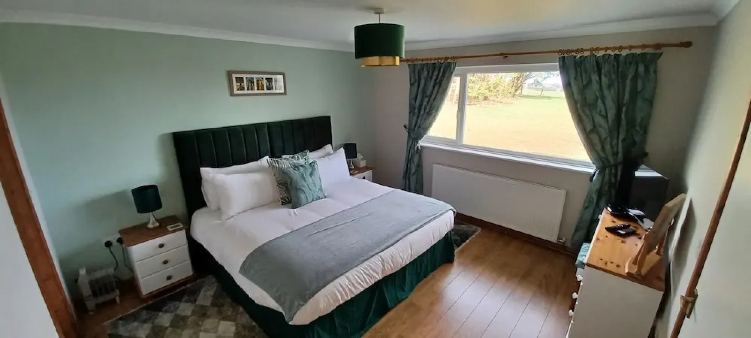 Relax With Amazing Views! 1-bed Studio in Tegryn