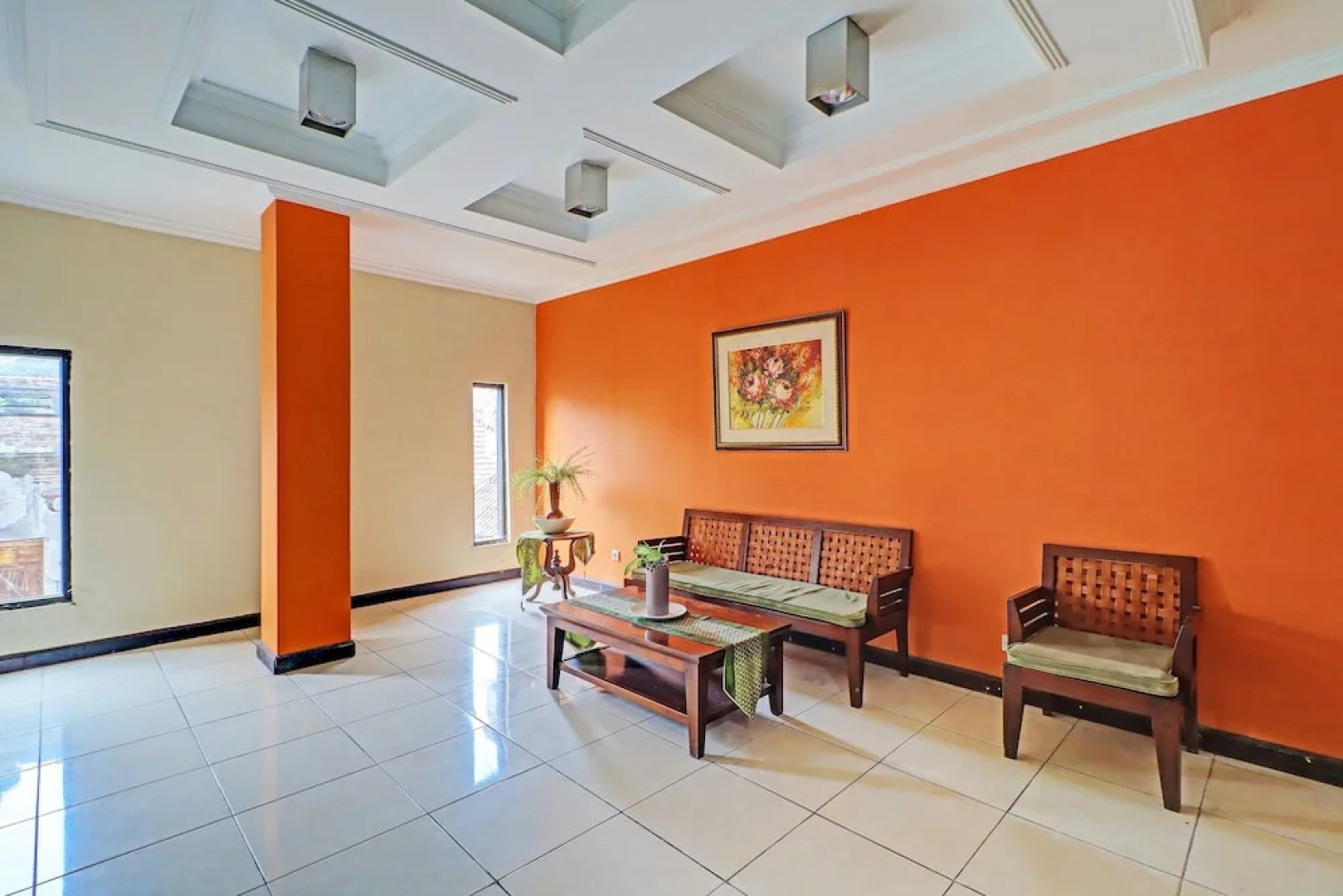 OYO 92439 Hotel Tower Klungkung