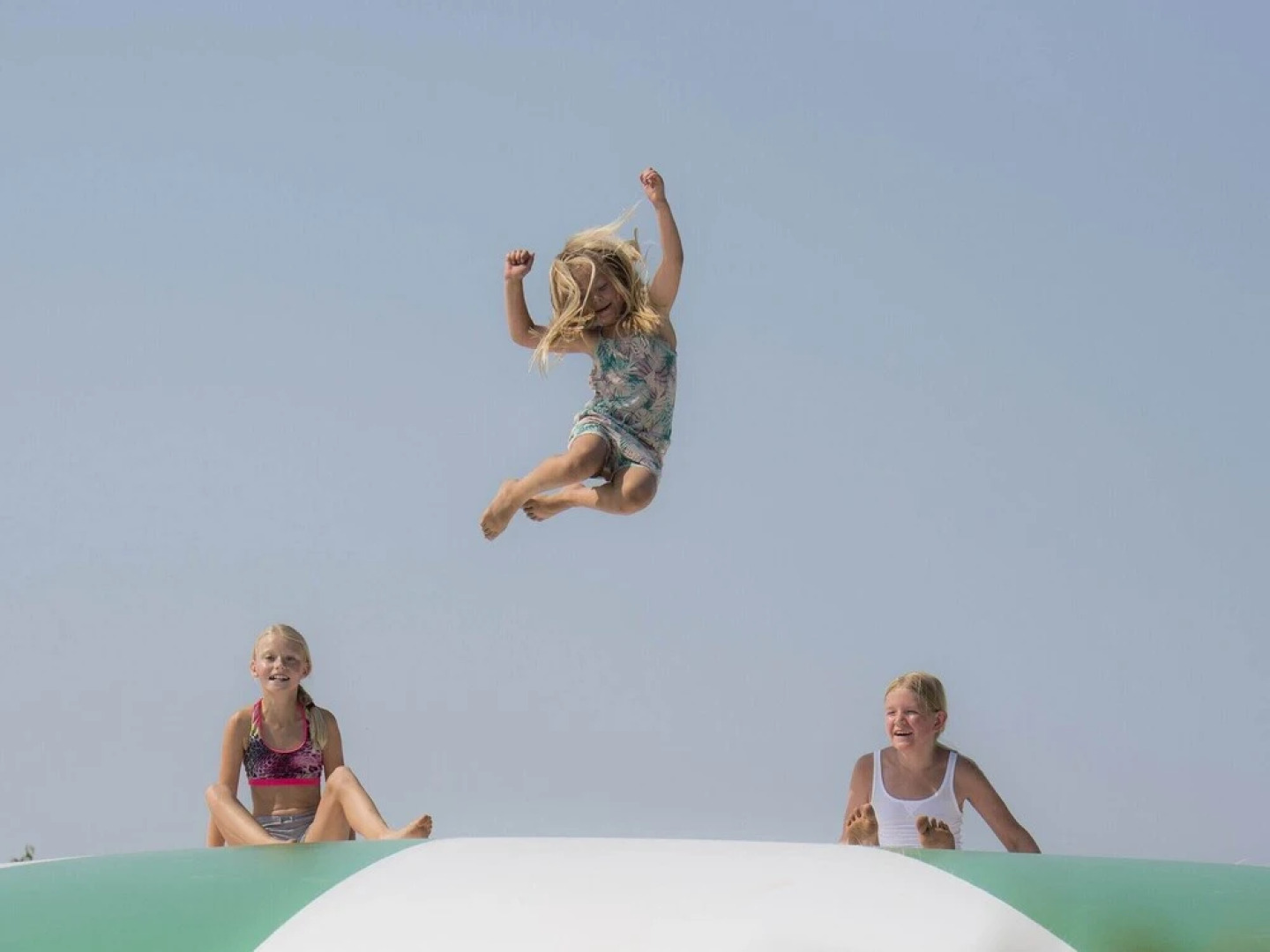 Luxury Villa With Outdoor Kitchen and Lake View