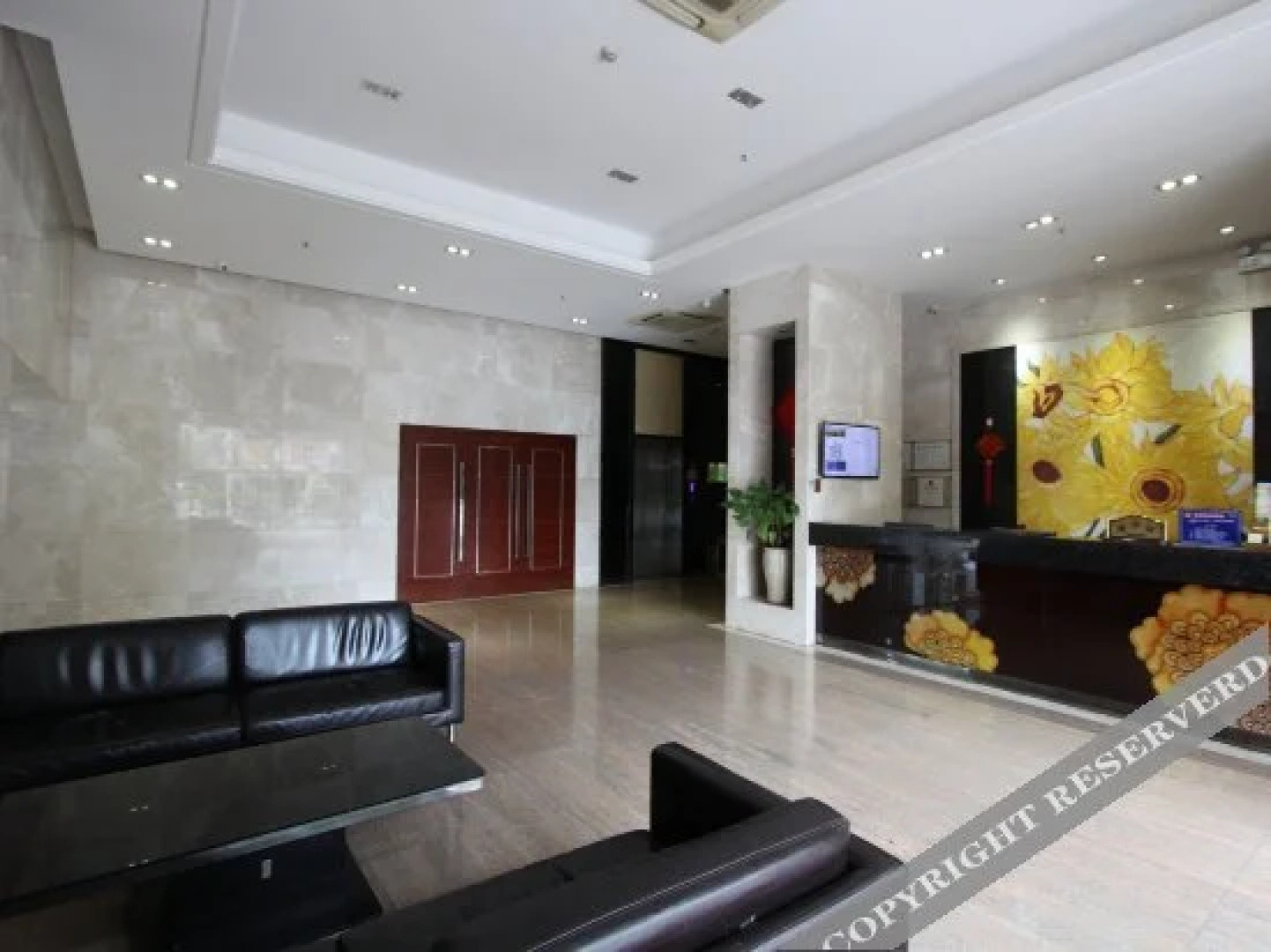 Sunshine Holiday Hotel