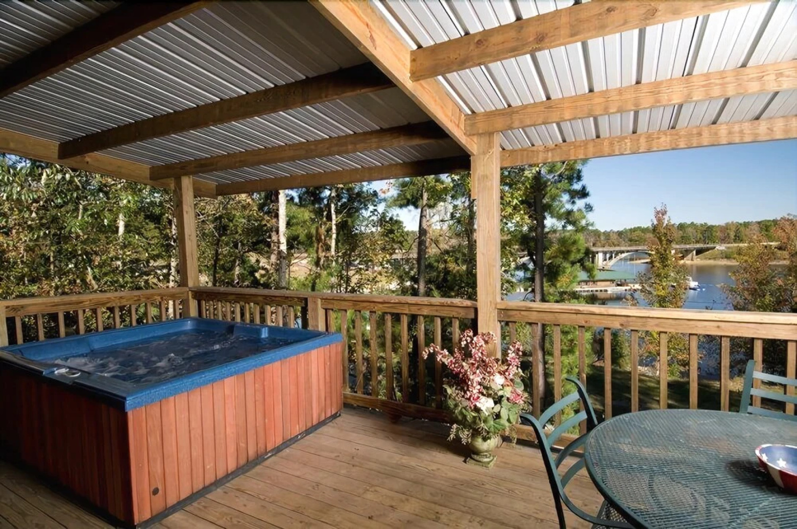 Self Creek Lodge and Marina