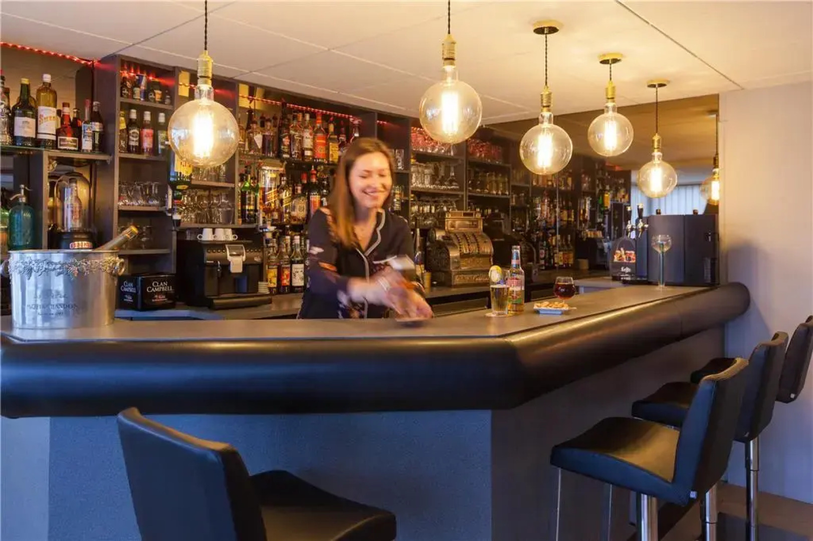 The Originals City, Hôtel Castel Burgond