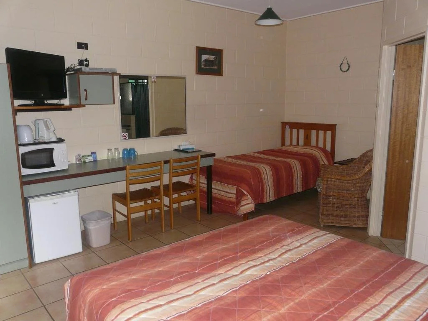 Curtain Fig Tree Motel