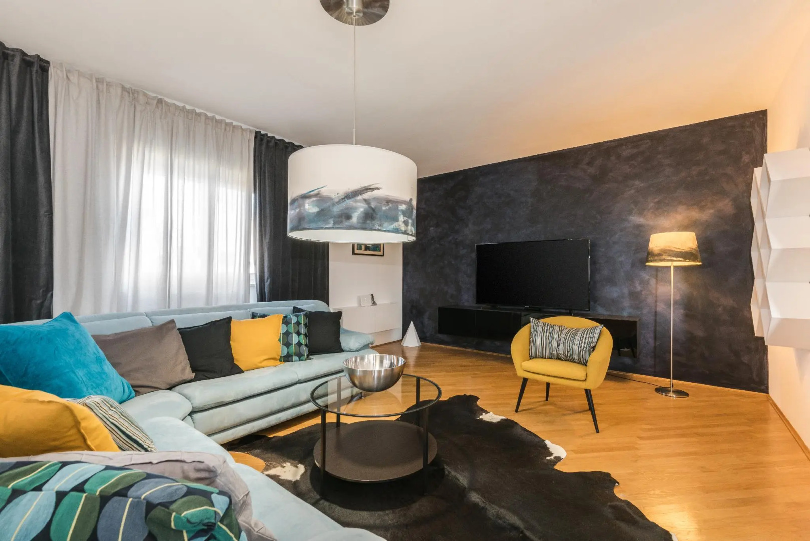 Holiday House OLIVE GROVE with pool and garden