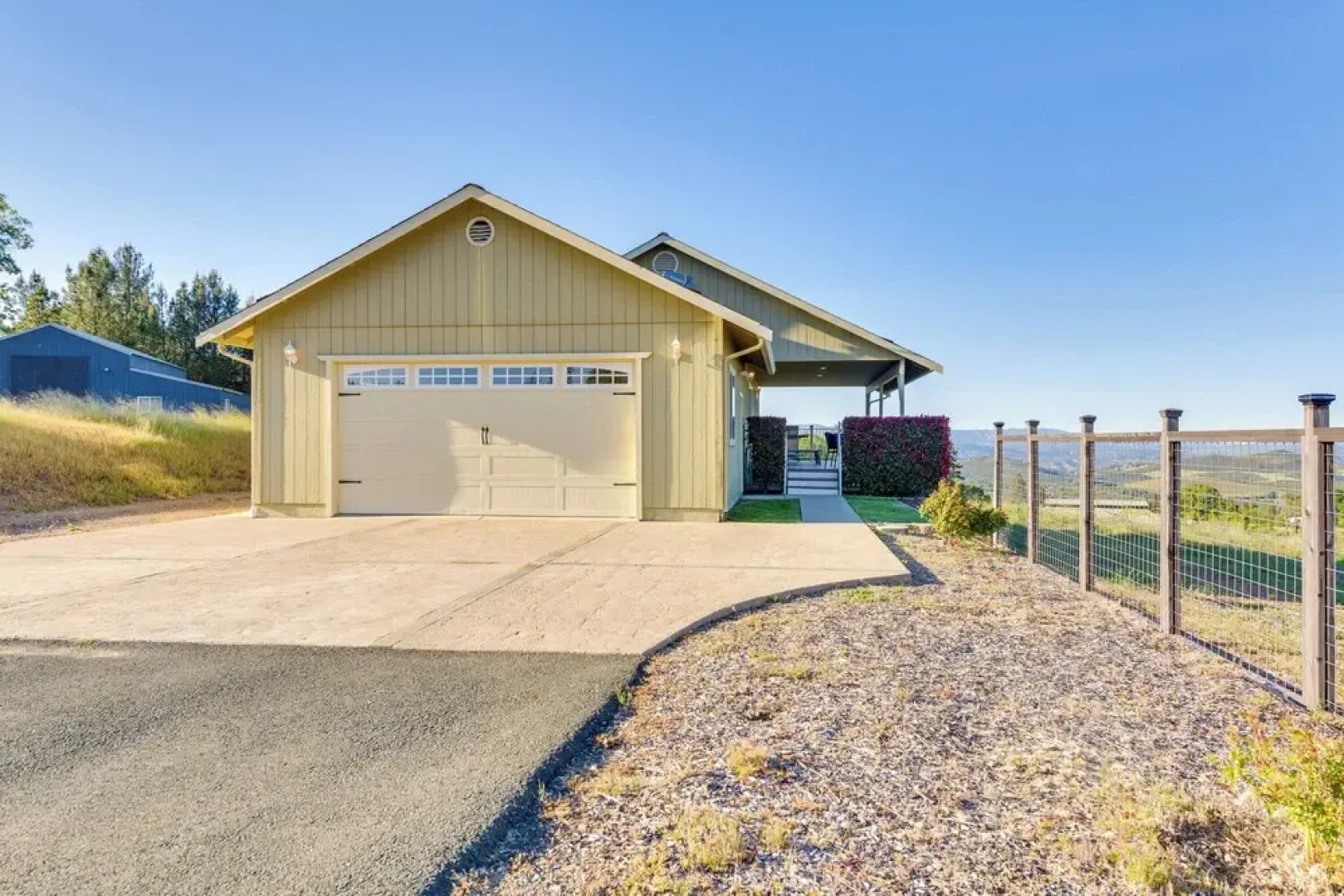 Kelseyville Cottage: Private Deck & On-site Winery