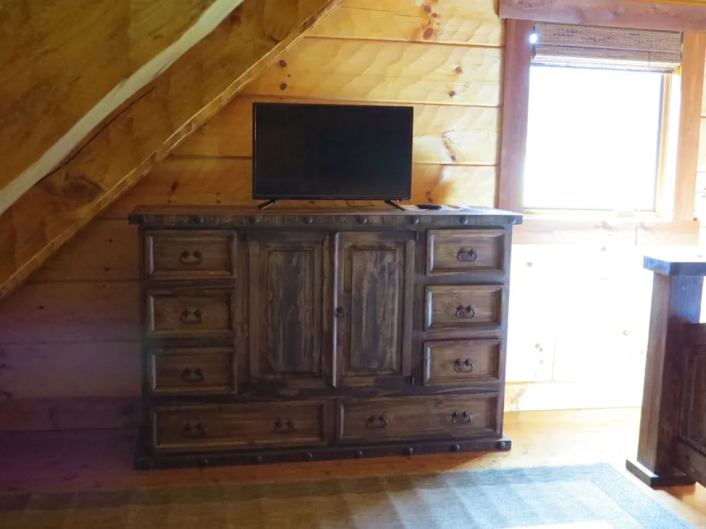 Southern Comfort Lakeside Cabin Resort