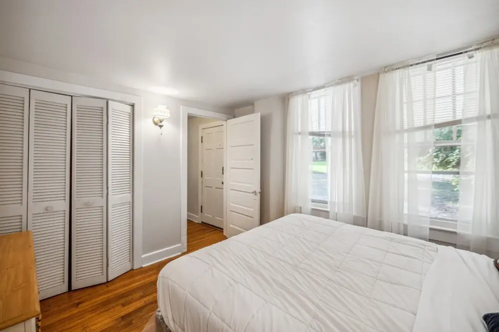 Cozy Home Best Location In Town On 7 Private Acres 2 Bedroom Cottage by Redawning