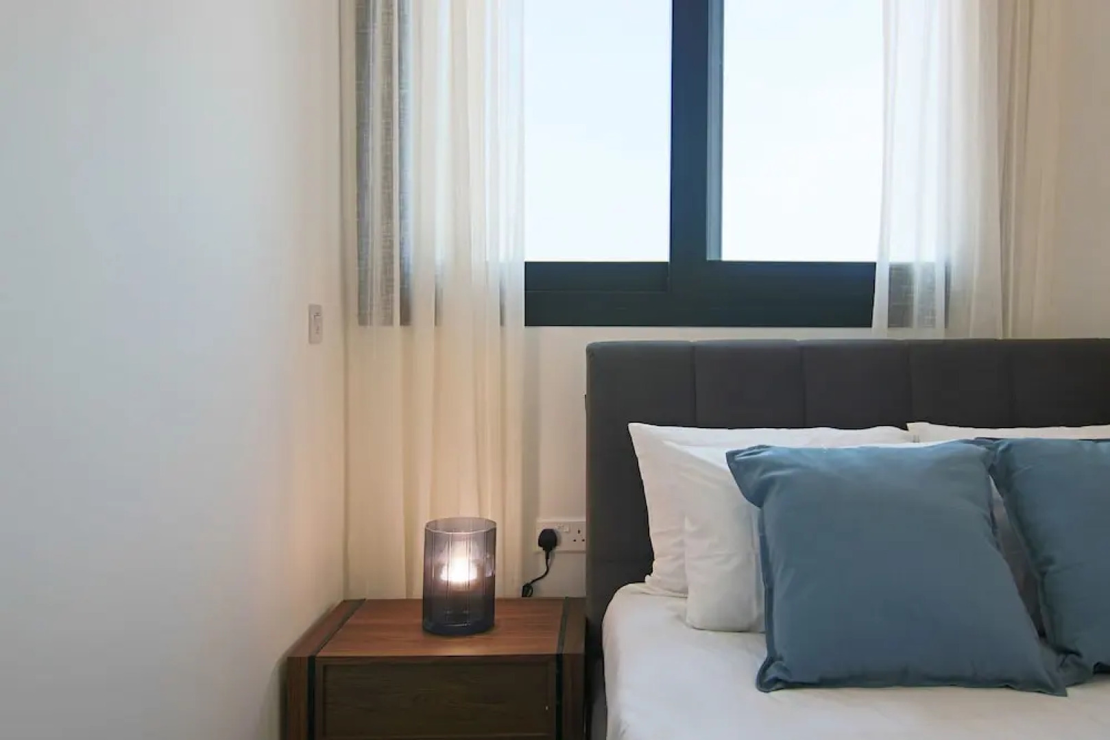 Phaedrus Living: Sea View Anna Residence 302