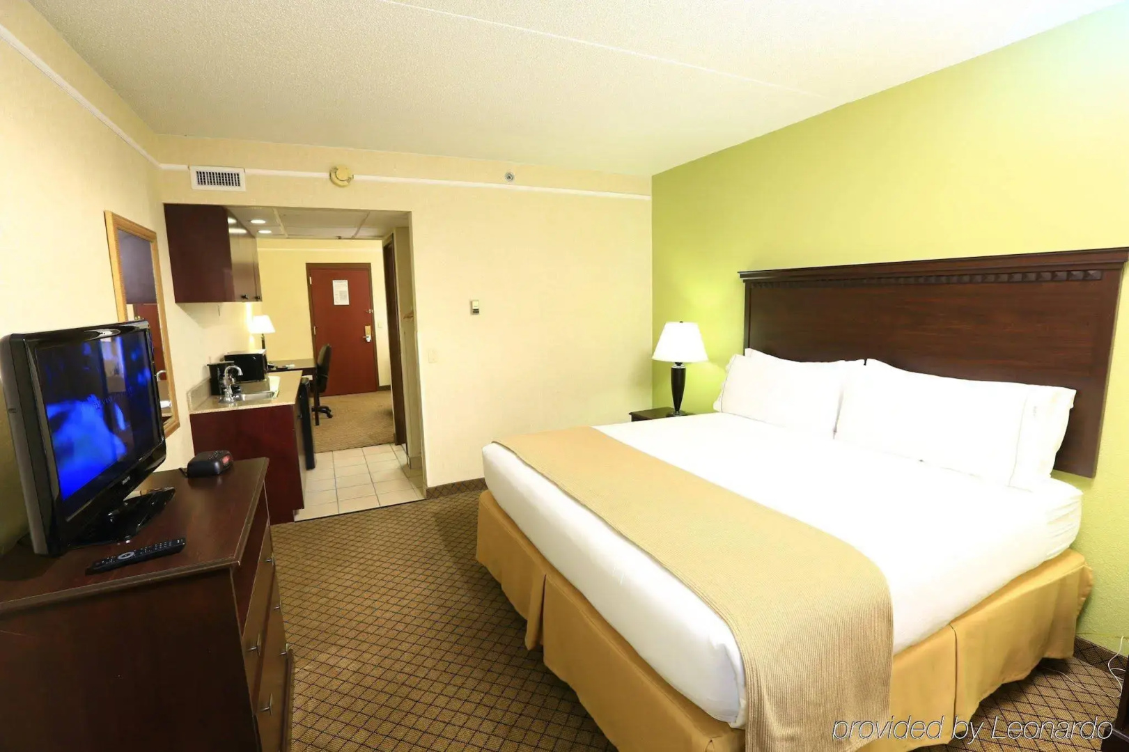 Candlewood Suites Grand Rapids Airport by IHG