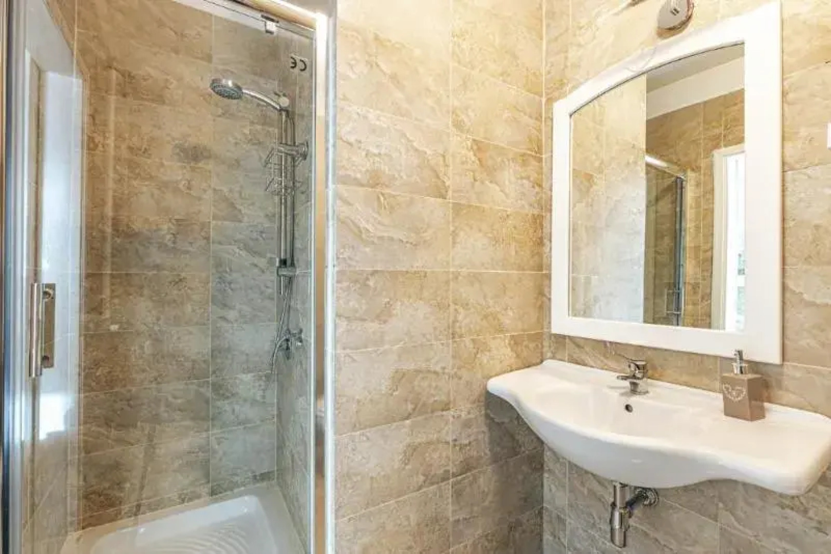 Giulio Cesare 14, Residence