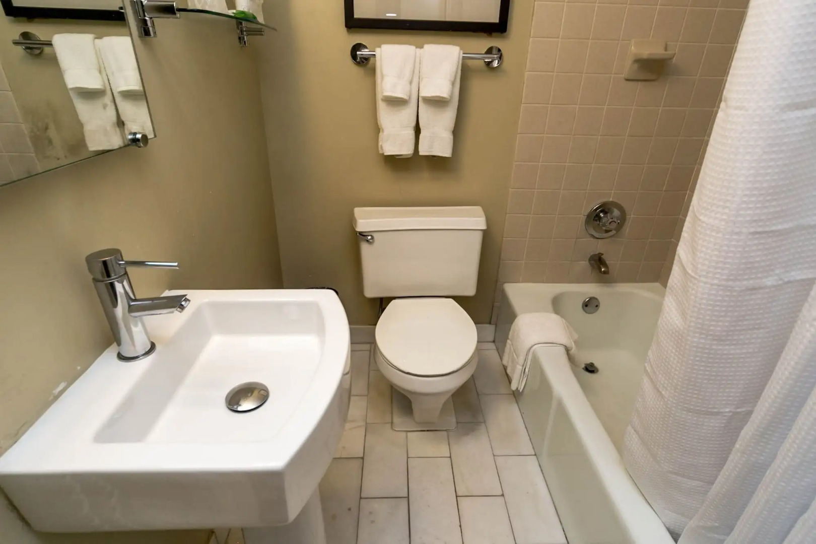 Inn of Chicago Magnificent Mile