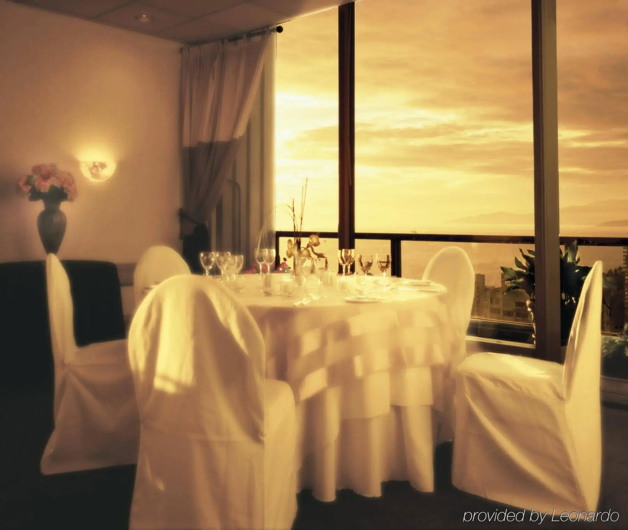 Coast Plaza Hotel and Suites