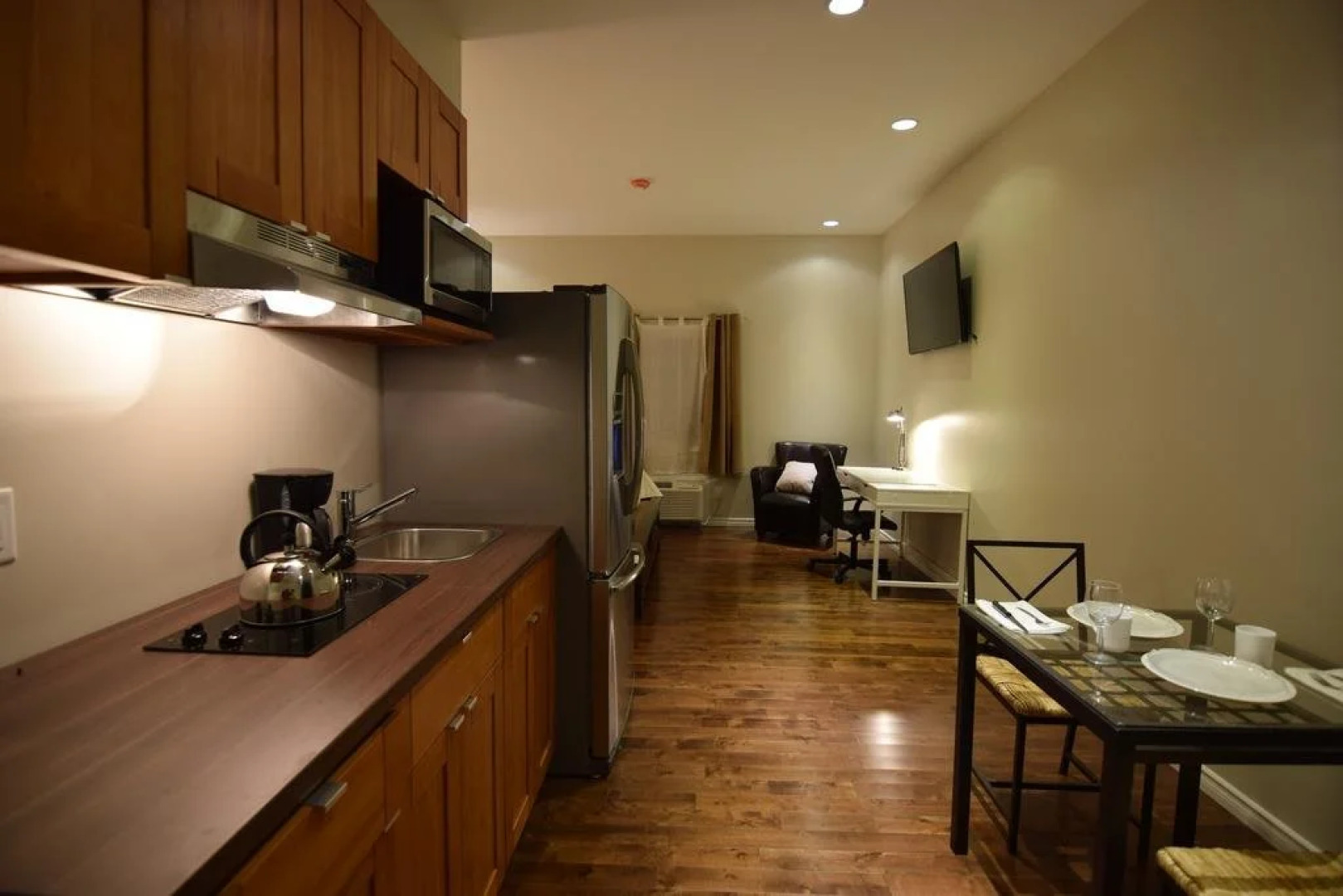 The Lion Inn & Suites