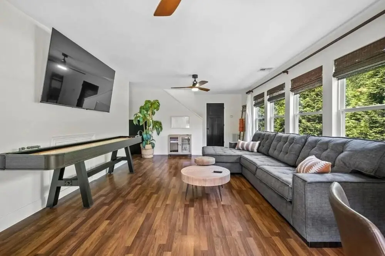 Tunnel Vision Trail Home -8 Min From Lake Windsor! 4 Bedroom Home by Redawning