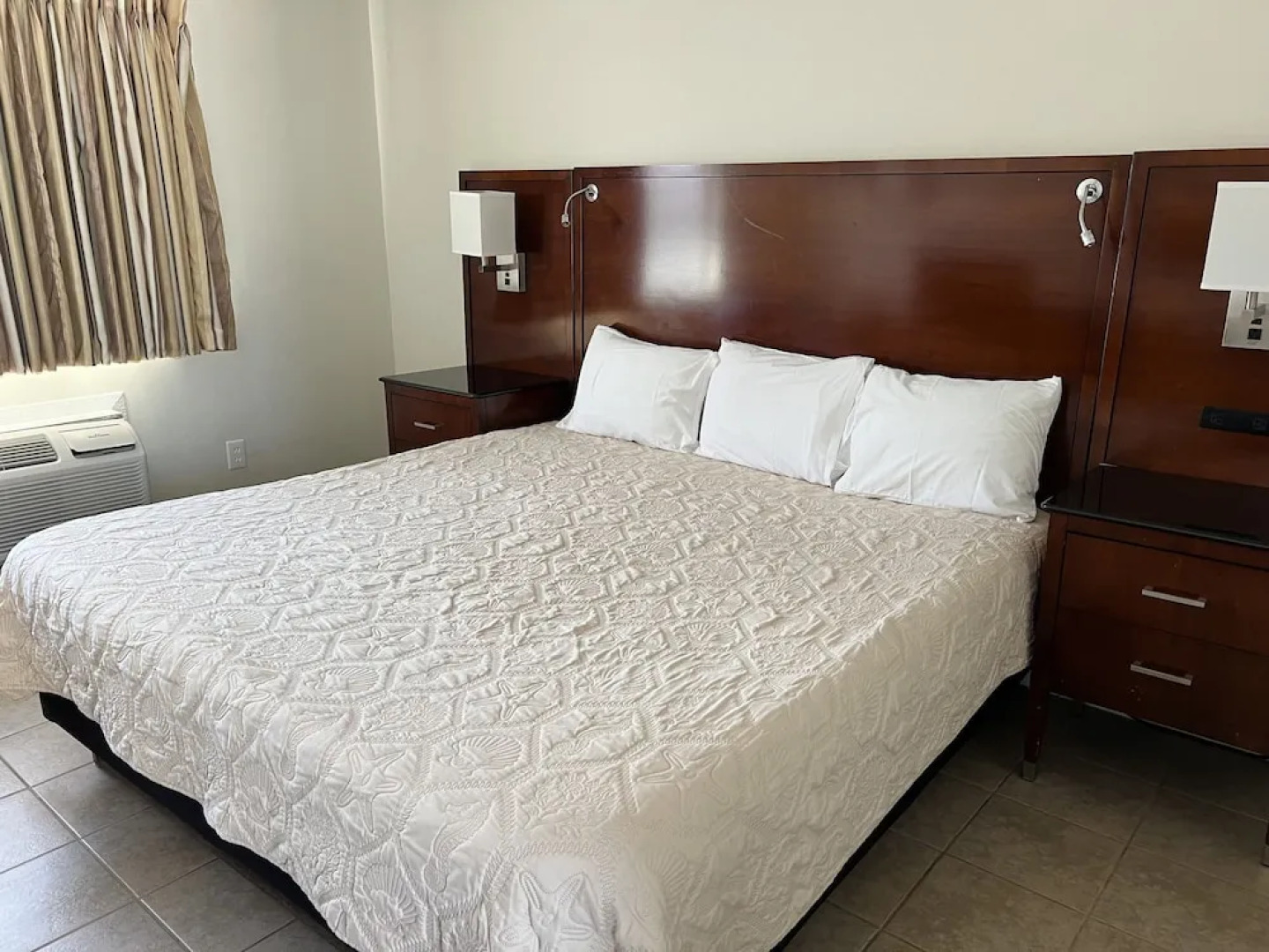 Sand Pebble Motor Lodge