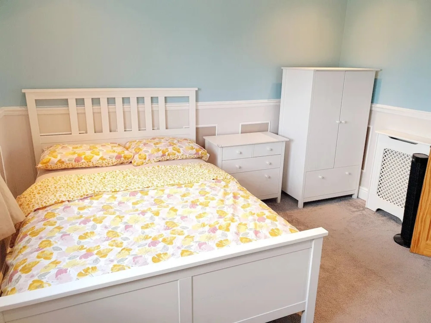 Spacious 3bed Property With Parking Large Garden