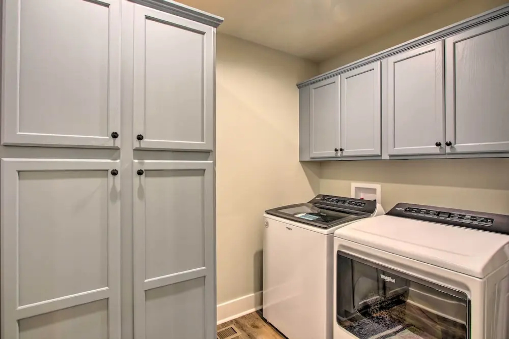 2 Mi to Golf Course + Fire Pit: Cozy Counce Cabin!