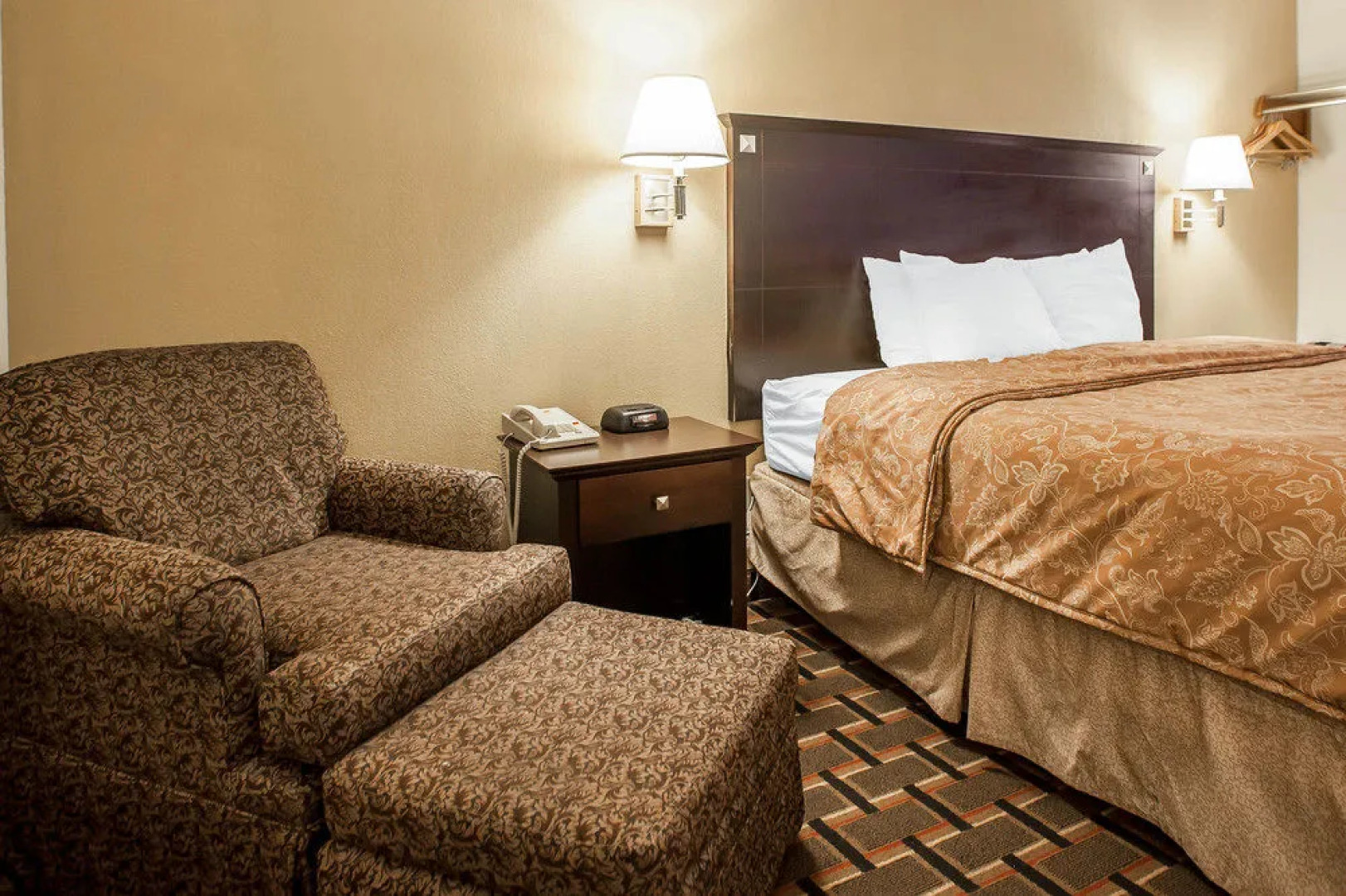 Econo Lodge Inn & Suites Bettendorf