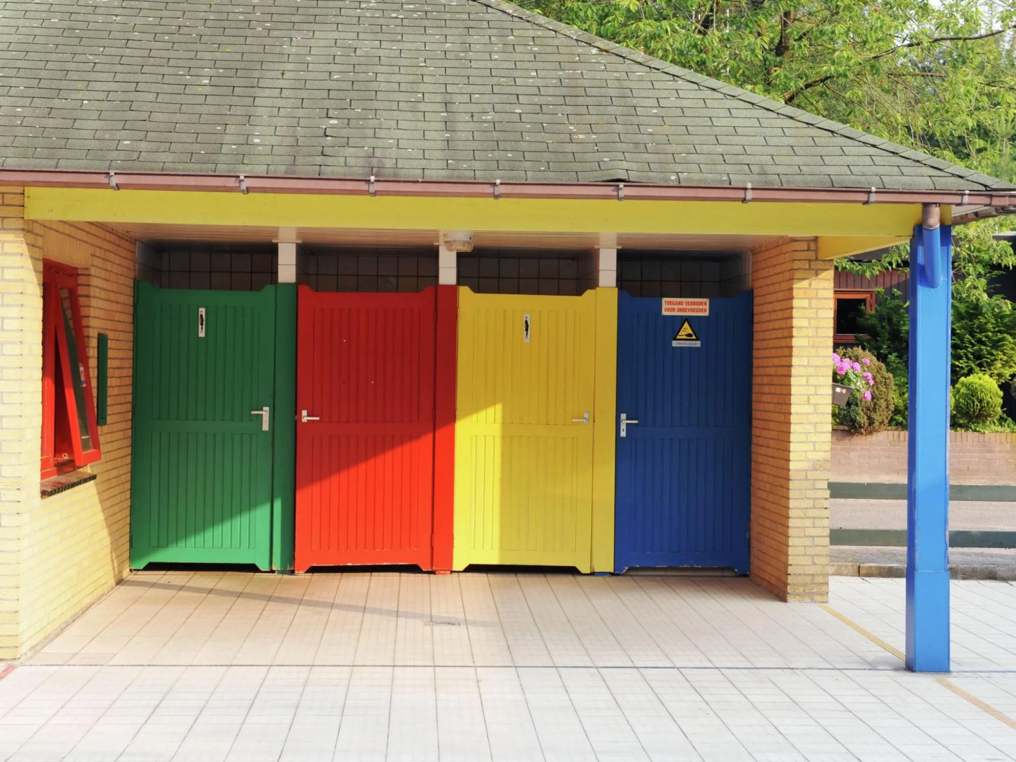 Modern house with two bathrooms, on a holiday park near Baarle-Nassau