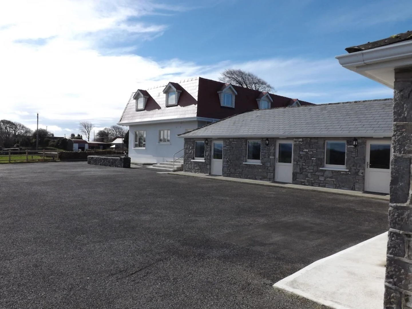 The Red Cottage & Stables