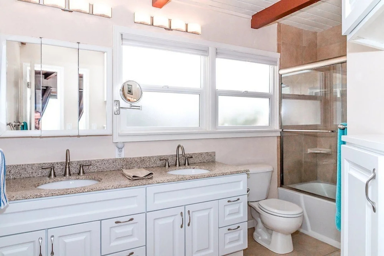 Oceanfront  W/ Direct Beach Access 3 Bedroom Home