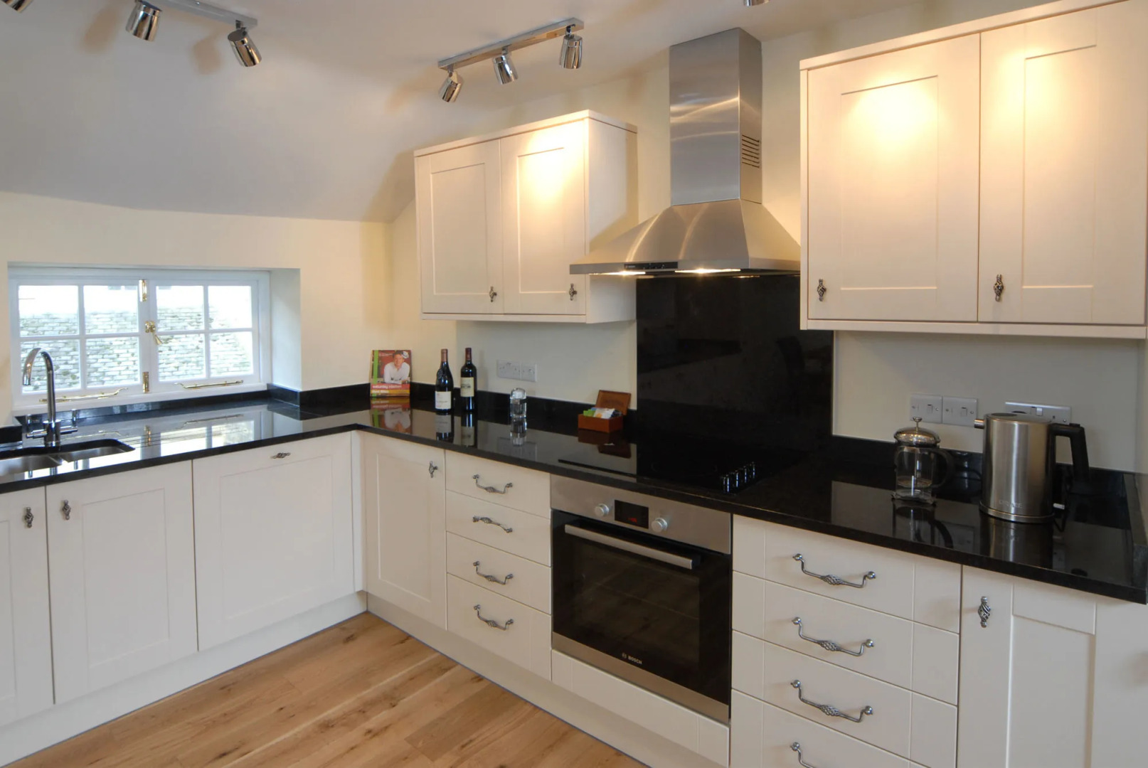 Serviced Guest ApartSuites The Unicorn