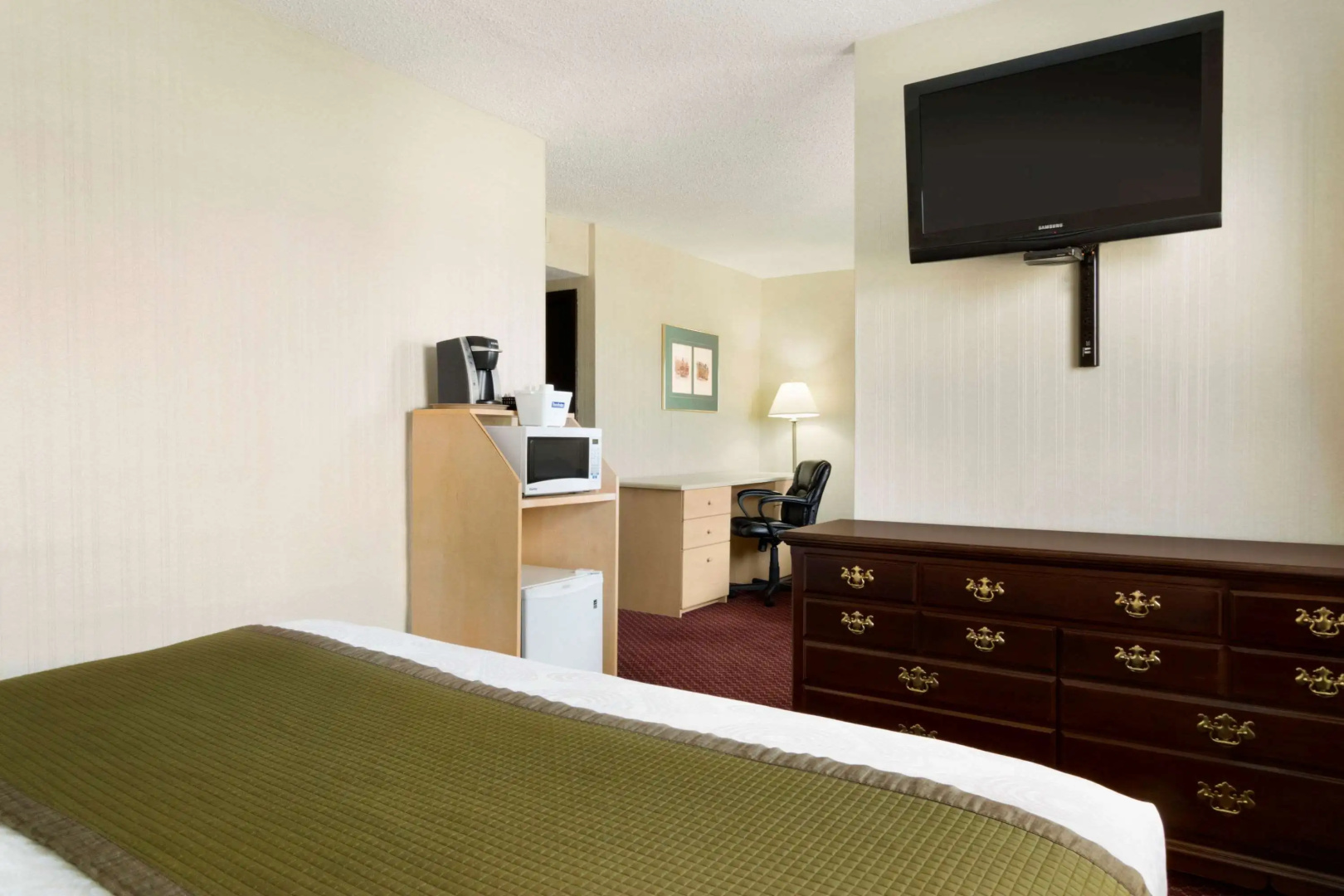 Travelodge by Wyndham Lethbridge