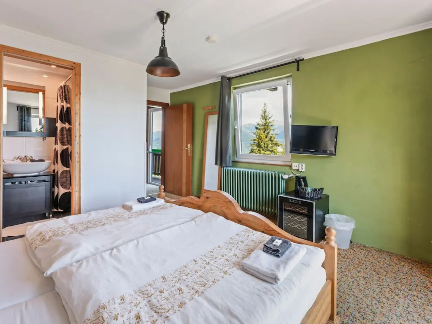 Tranquil Apartment With Sauna, Fitness Room, Garden, Terrace