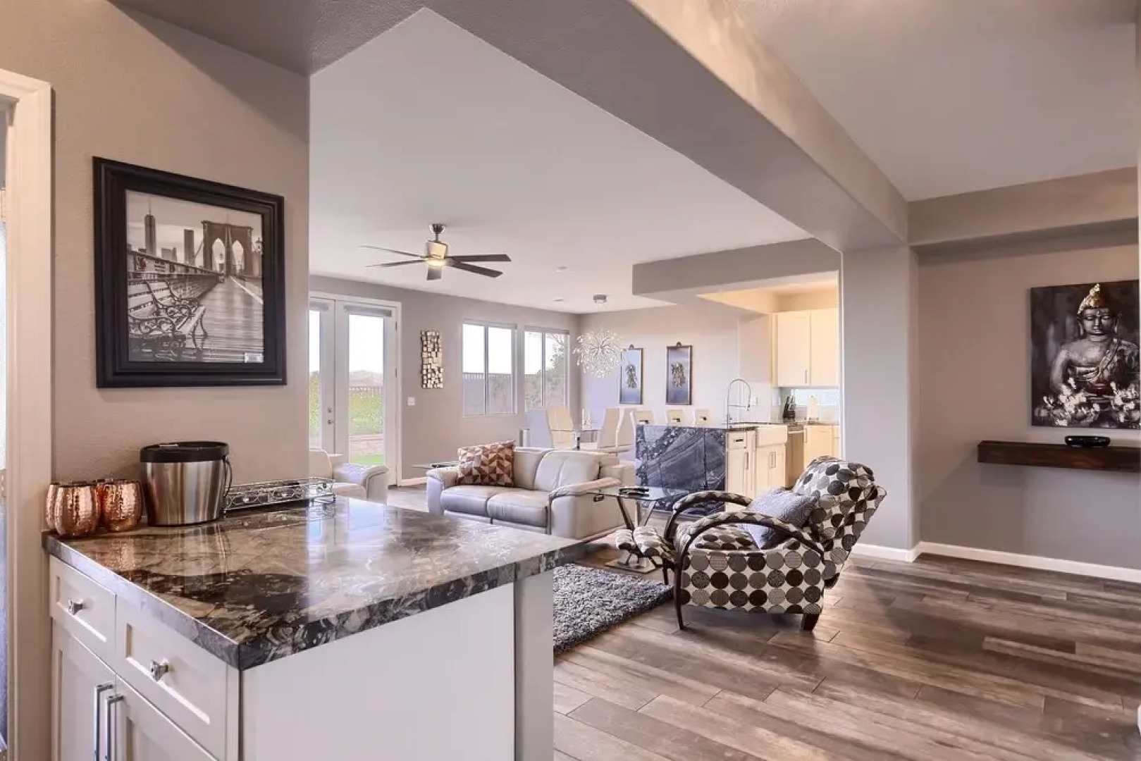 Nevada Elegance Newly Upgraded, 20 min From Strip!