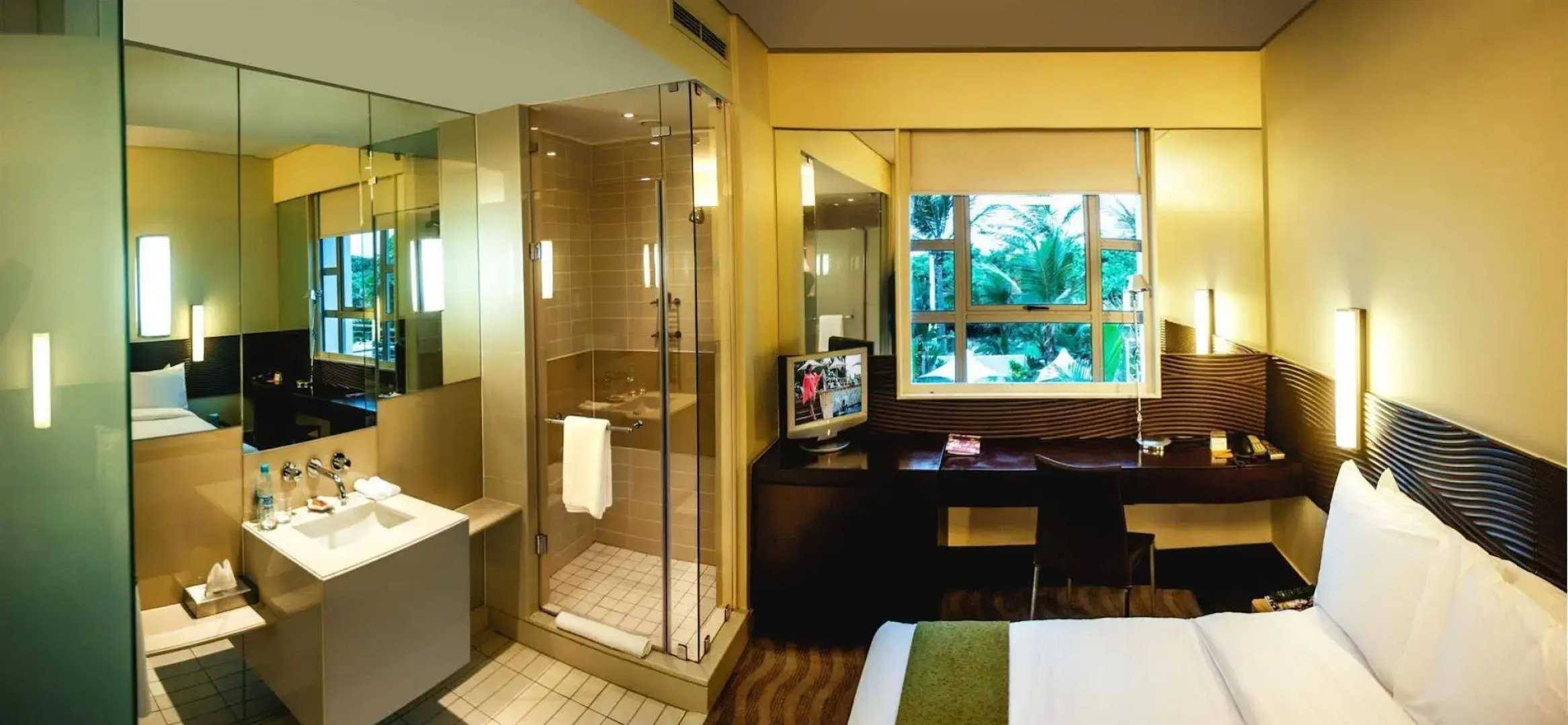 Suncoast Hotel & Towers