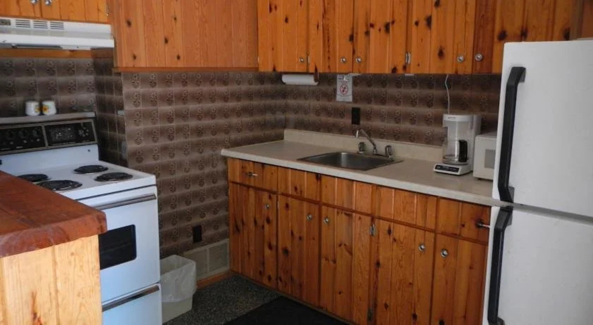 H & H Restaurant and Resort