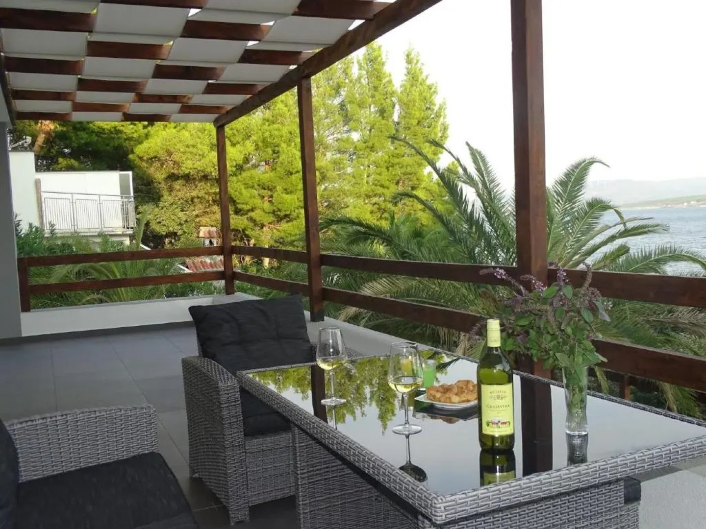 Seaside Villa mit Pool für 12 Personen