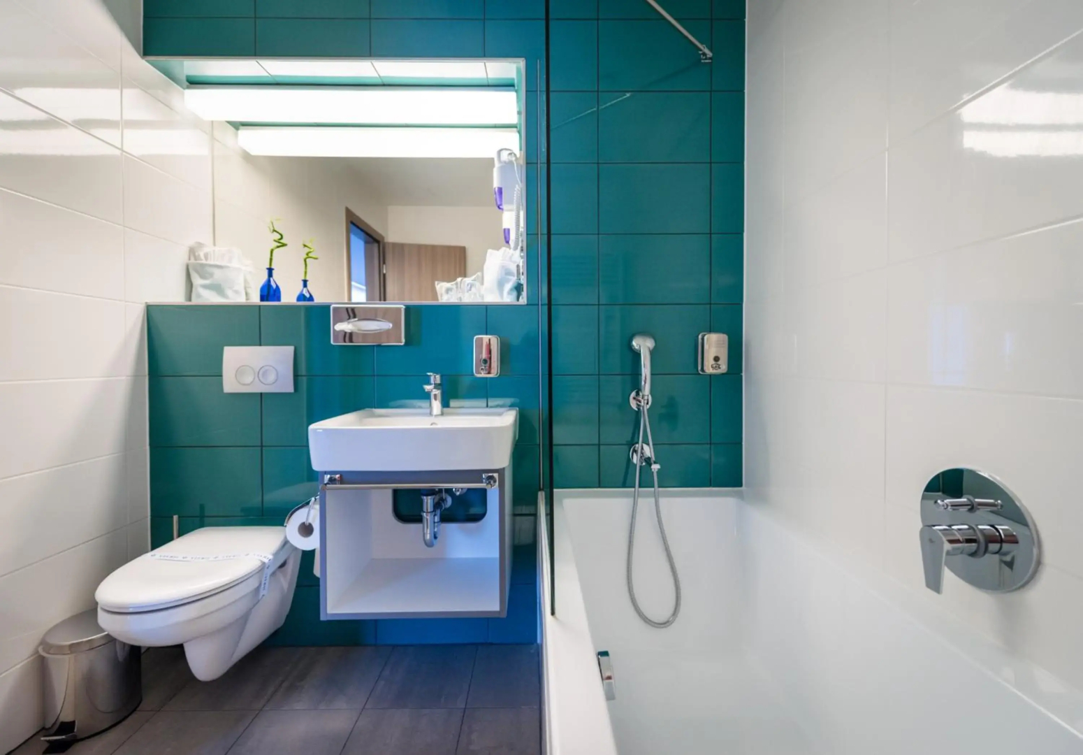 Hotel Yacht Wellness & Business