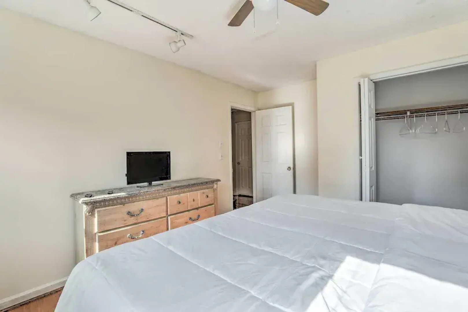 Pet-friendly House w/ Deck in Lawrenceville